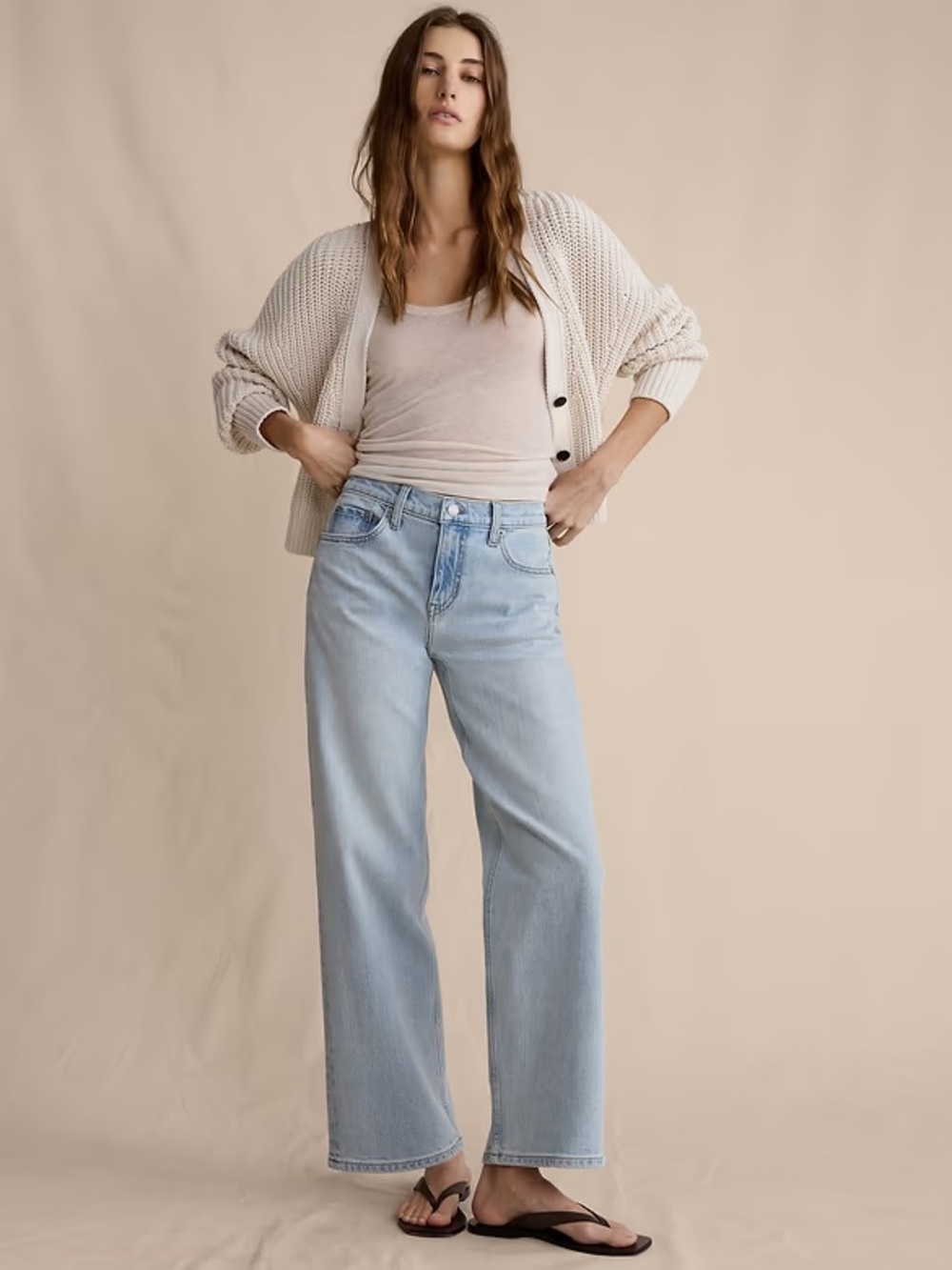 NWOT Banana Republic MID-RISE 90S LOOSE CROP JEAN in Light Wash, 29P